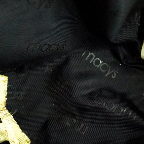 Macy’s small wallet - Picture 3 of 3